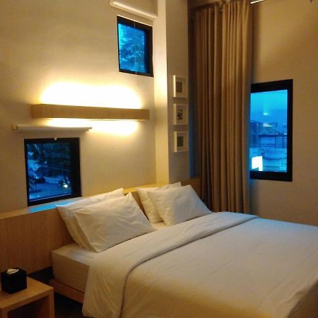 Arjuna Hotel Batu City エクステリア 写真