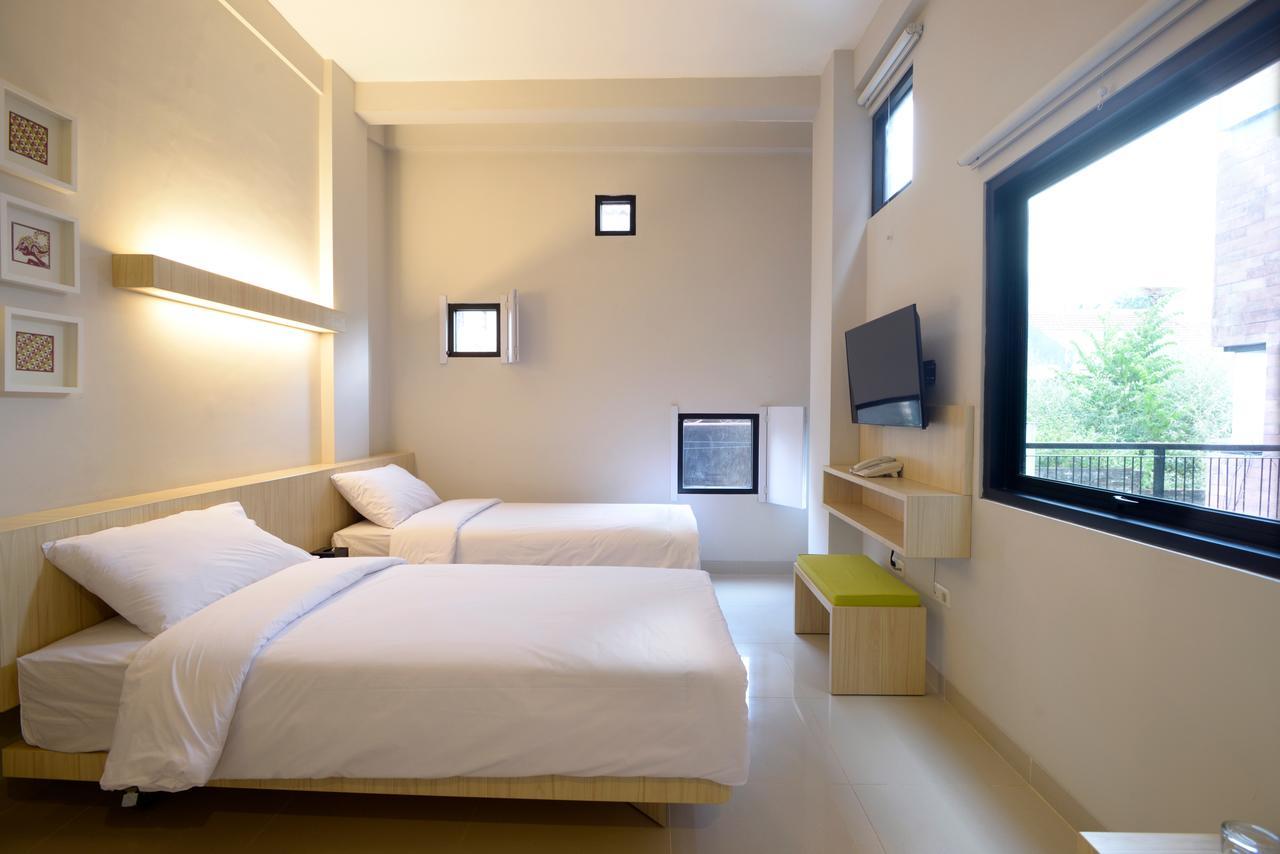 Arjuna Hotel Batu City エクステリア 写真